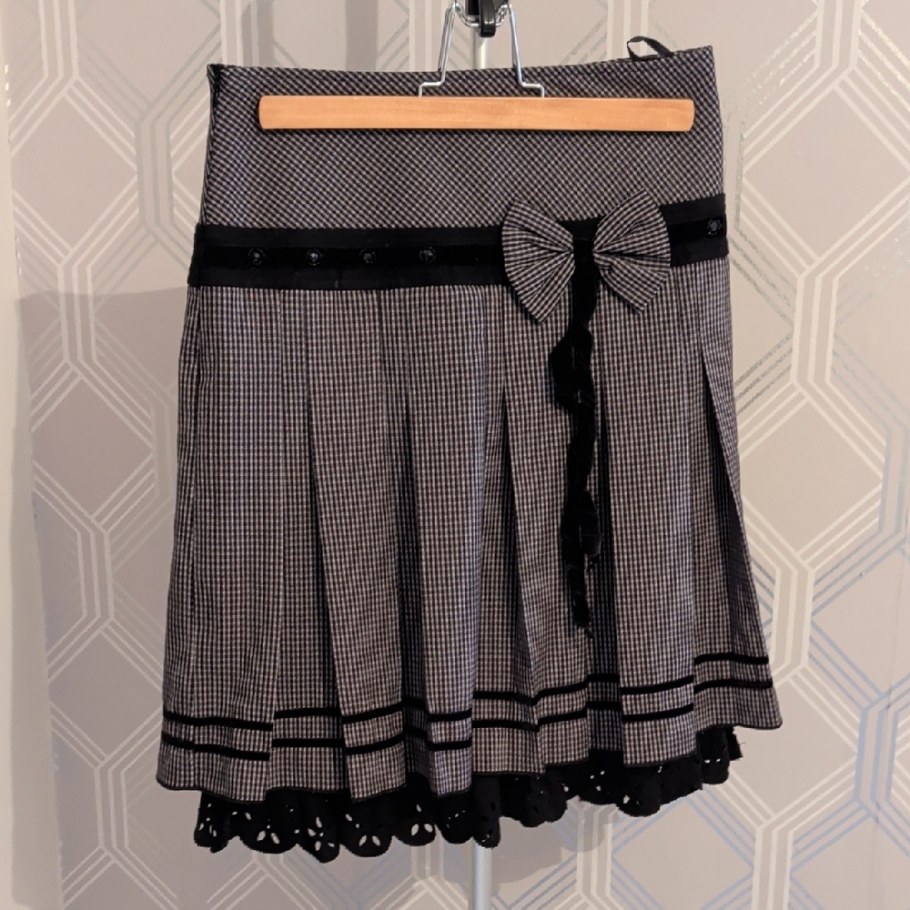 Elegant Black and White Checkered Skirt